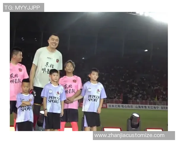 身高一米八几的足球巨星们如何凭借身高优势征服绿茵场